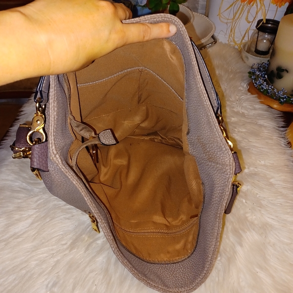 G.H. Bass & Co. Large Leather Taupe Women's Shoulder Bag 16x14" - Picture 11 of 16